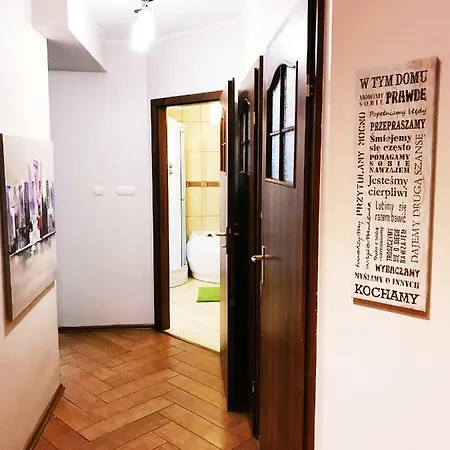 公寓 Apart Z Kortem Tenisowym 格丁尼亚